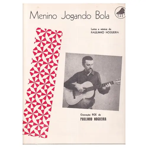 Menino Jogando Bola