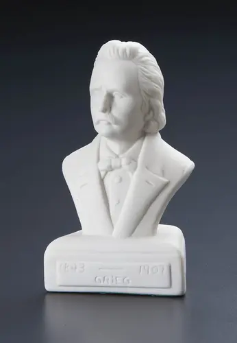 Estatueta compositor - Grieg 13 cm