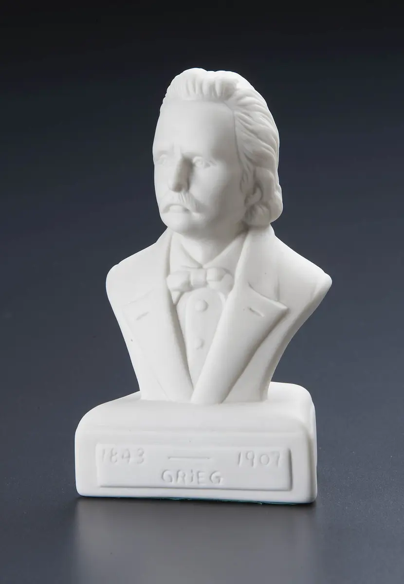Estatueta compositor - Grieg 13 cm