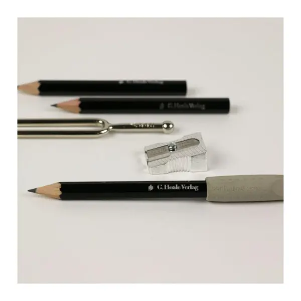 Kit para composição musical ( estojo com 3 lápis, 1 borracha, 1 apontador e 1 diapasão garfo)